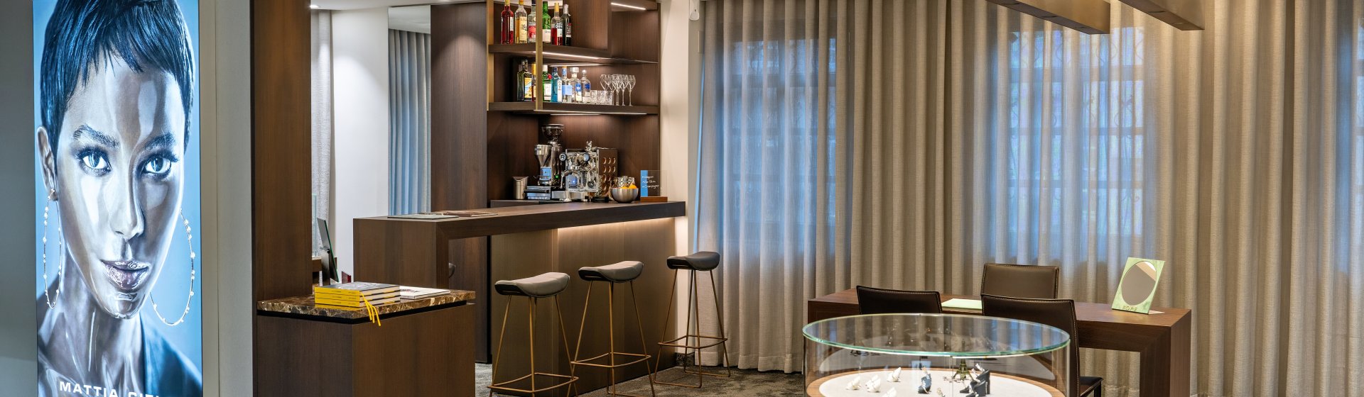 Juwelier-Lenhardt-Bar-desk